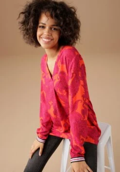 Base Level Curvy Jurk In Overgooiermodel Alissa Verstelbare Bandjes -TrendyTijd Verkoop aniston casual blouse zonder sluiting met kleurrijke royale ornamentprint nieuwe collectie multicolor 1