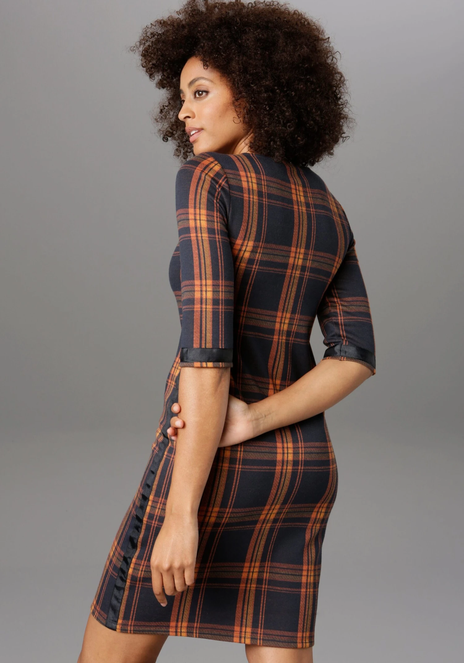 Aniston SELECTED Geruite Jurk Met Galons 4 Aniston SELECTED Geruite Jurk Met Galons - Afbeelding 2