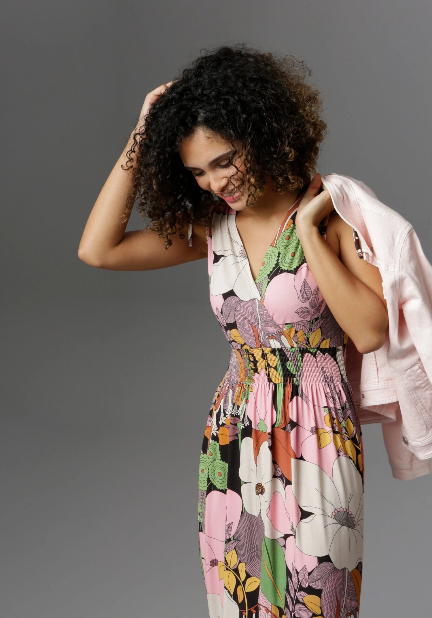 Aniston SELECTED Maxi-jurk Met Brede Bandjes Voor Het Aanrimpelen 6 Aniston SELECTED Maxi-jurk Met Brede Bandjes Voor Het Aanrimpelen - Afbeelding 4