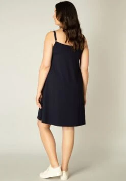 Base Level Curvy Jurk In Overgooiermodel Alissa Verstelbare Bandjes -TrendyTijd Verkoop base level curvy jurk in overgooiermodel alissa verstelbare bandjes blauw 1