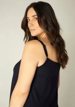 Base Level Curvy Jurk In Overgooiermodel Alissa Verstelbare Bandjes -TrendyTijd Verkoop base level curvy jurk in overgooiermodel alissa verstelbare bandjes blauw 2