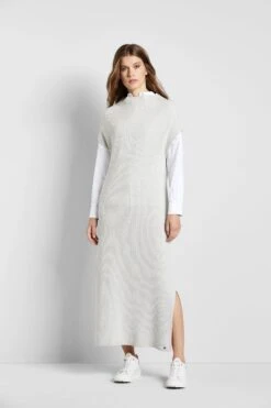 Bugatti Jurk Met Overhemdkraag Van Een Elastische Katoenstof -TrendyTijd Verkoop bugatti tricotjurk met zijsplitten grijs