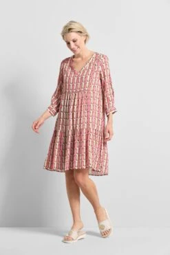 Marc O'Polo DENIM Tricotjurk Marc O'Polo Jurk 27 Marc O'Polo DENIM Tricotjurk Marc O'Polo Jurk -TrendyTijd Verkoop bugatti volantjurk met lichte aanrimpelingen roze