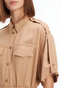 Calvin Klein Jurk Met Overhemdkraag (set, 2-delig, Met Een Bindceintuur) -TrendyTijd Verkoop calvin klein jurk met overhemdkraag set 2 delig met een bindceintuur bruin 4