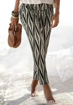 Buffalo Maxi-jurk Met Modieuze Volants 37 Buffalo Maxi-jurk Met Modieuze Volants -TrendyTijd Verkoop lascana 7 8 broek met brede boord zwart