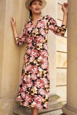 Base Level Curvy Jurk In Overgooiermodel Alissa Verstelbare Bandjes -TrendyTijd Verkoop laura scott jerseyjurk in modieuze midilengte nieuwe collectie bruin 1