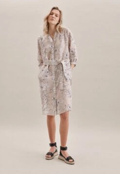 Cecil Gedessineerde Jurk Met Tropische All-over Print -TrendyTijd Verkoop seidensticker zomerjurk zwarte roos 3 4 mouwen v hals in bloemmotief bruin