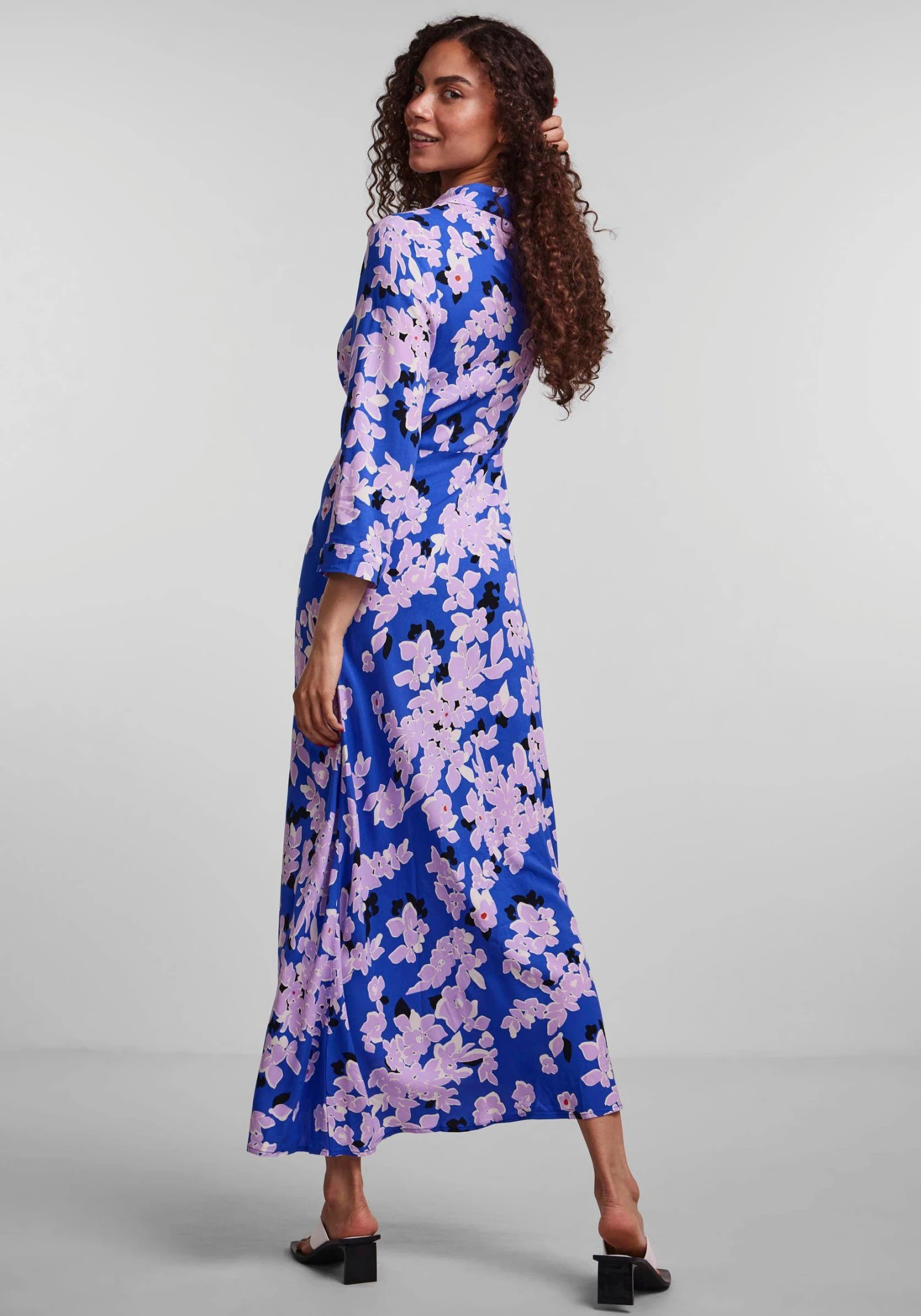 Y.A.S Jurk Met Overhemdkraag YASSAVANNA LONG SHIRT DRESS 4 Y.A.S Jurk Met Overhemdkraag YASSAVANNA LONG SHIRT DRESS - Afbeelding 2